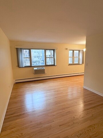 Building Photo - 420 W Aldine Ave
