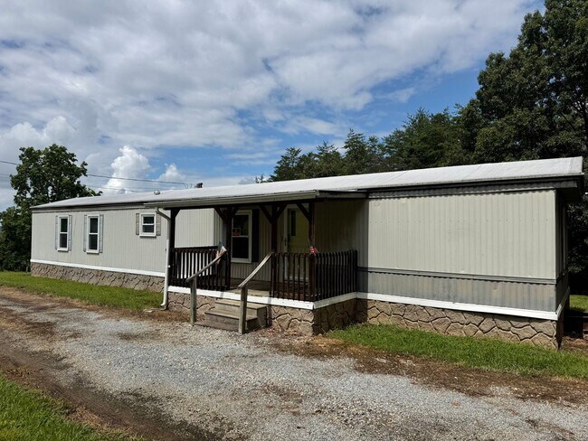 Building Photo - 2 Bedroom 2 Bath Mobile Home in Greeneville, TN