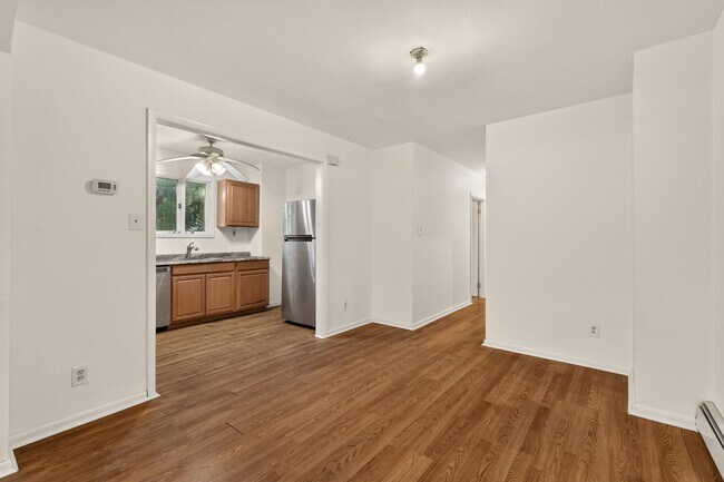 Building Photo - 364 Princeton Ave