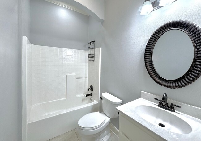Building Photo - 3 Bed, 2 Bath Home in Pelican Point – Spac...