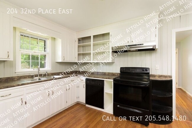 Building Photo - 204 32nd E Pl