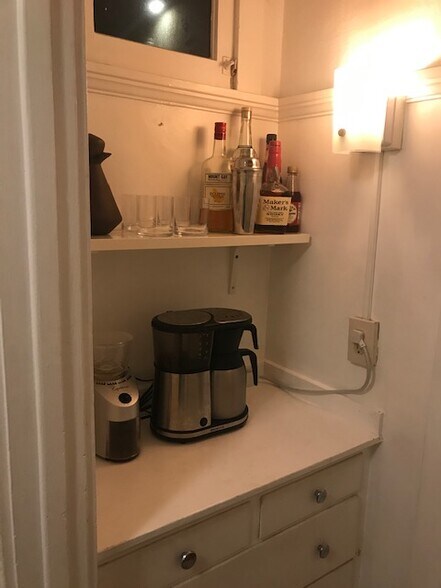 Building Photo - 223 Strand St