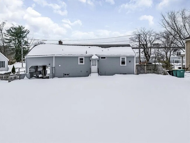 Building Photo - Beautifully Renovated 3-Bedroom Home in Woburn – $3,650.00/mo