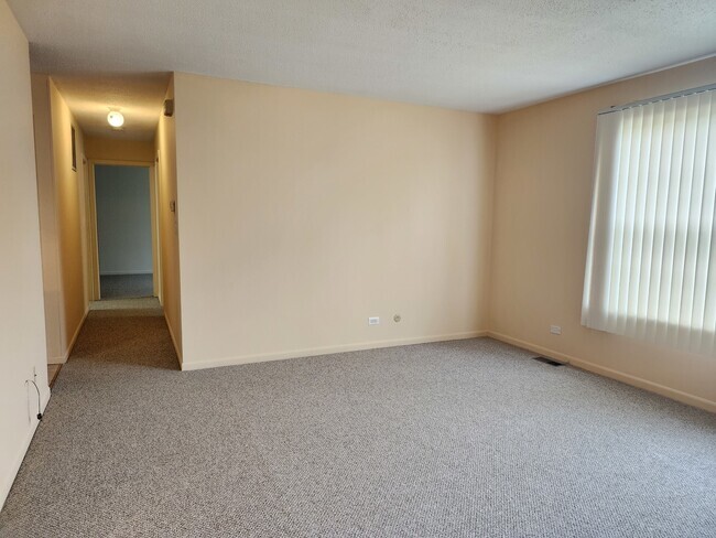 Living room - 326 Plumwood Ln