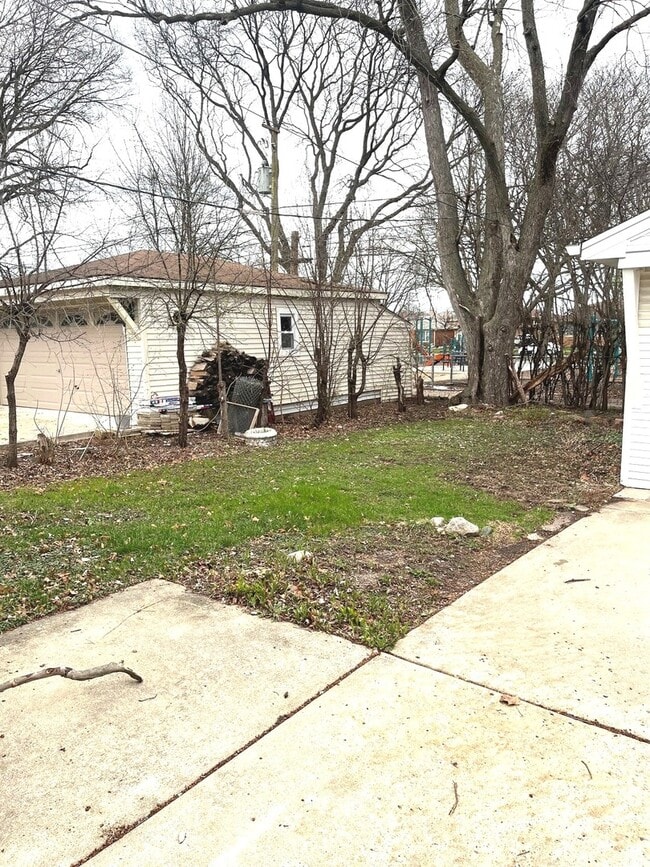 Building Photo - 8717 Karlov Ave