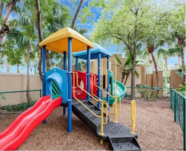 Building Photo - 19655 E Country Club Dr