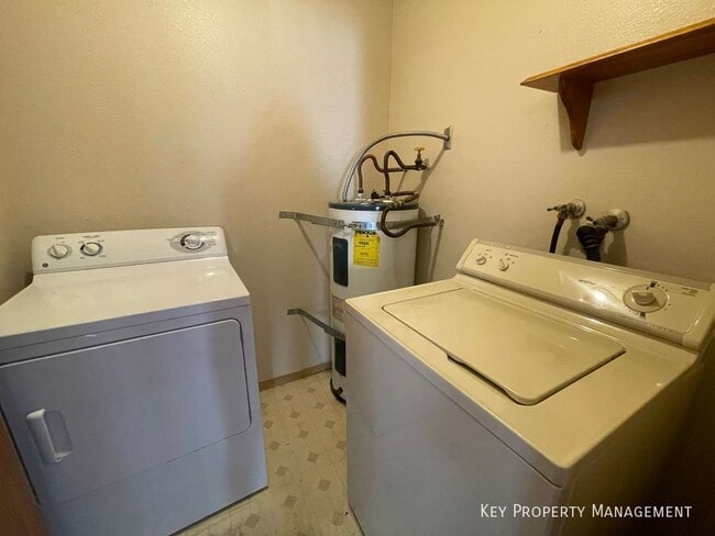 Building Photo - 2742 Alicialynn Way