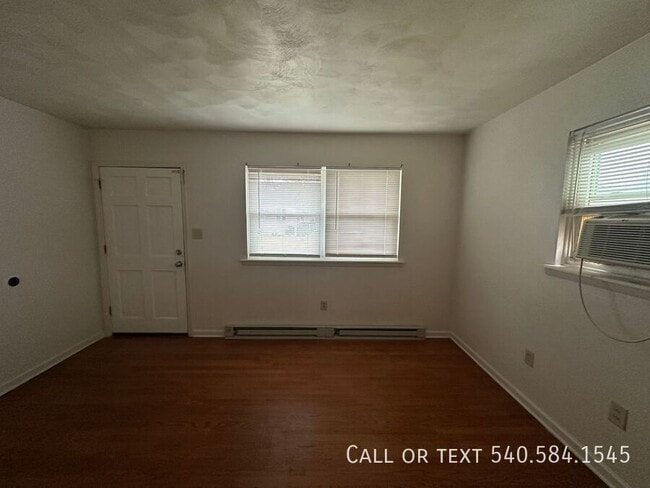 Building Photo - 3726 New Spring Branch Rd SE