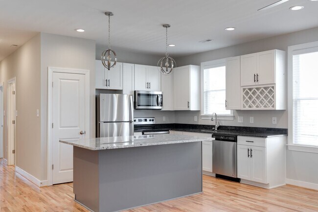 Building Photo - 1017 N 33rd St