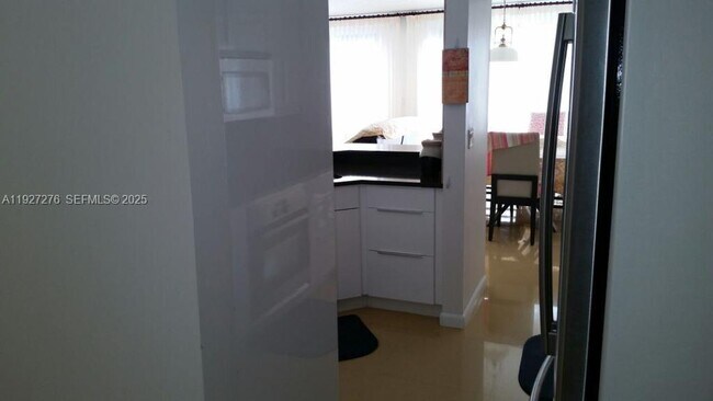 Building Photo - 10136 NW 43rd Terrace