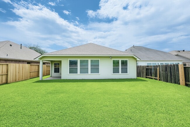 Building Photo - 23247 Dewflower Dr