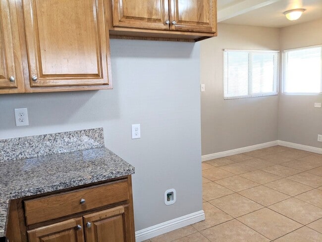 Building Photo - 156 E Marshall Blvd