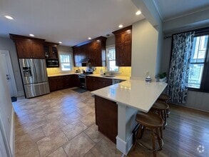 Building Photo - Fully Furnished 4-Bedroom Home Near Clinic...