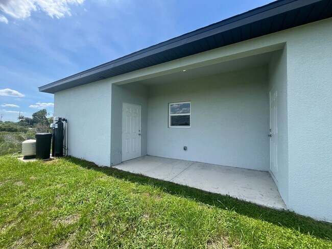 Building Photo - 3508 3rd St SW
