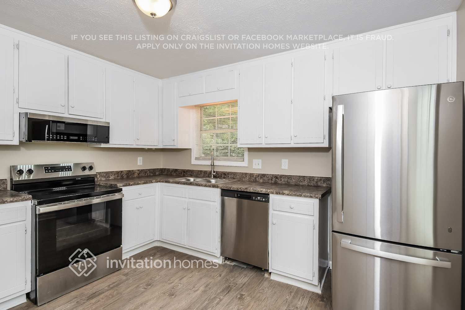 Building Photo - 5252 Station Cir