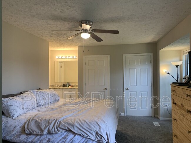 Building Photo - 6094 Red Squirrel Pl