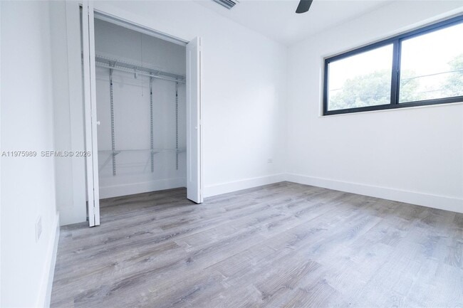 Building Photo - 3401 SW 17th St