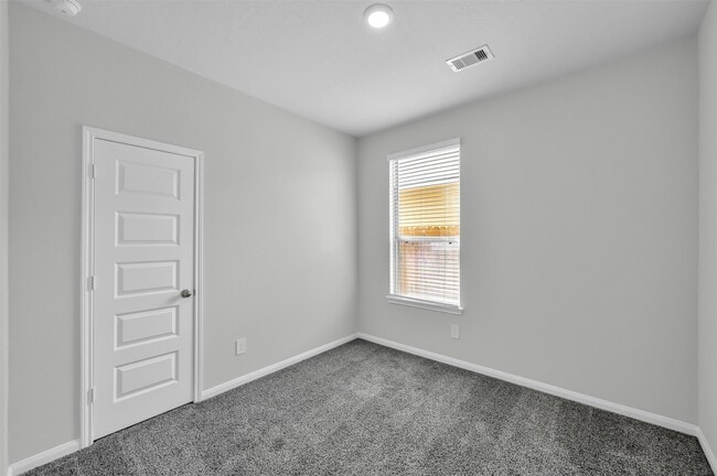 Building Photo - 14733 Pinion Ct