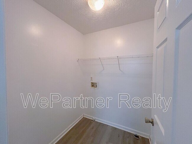 Building Photo - 4222 High Park Ln