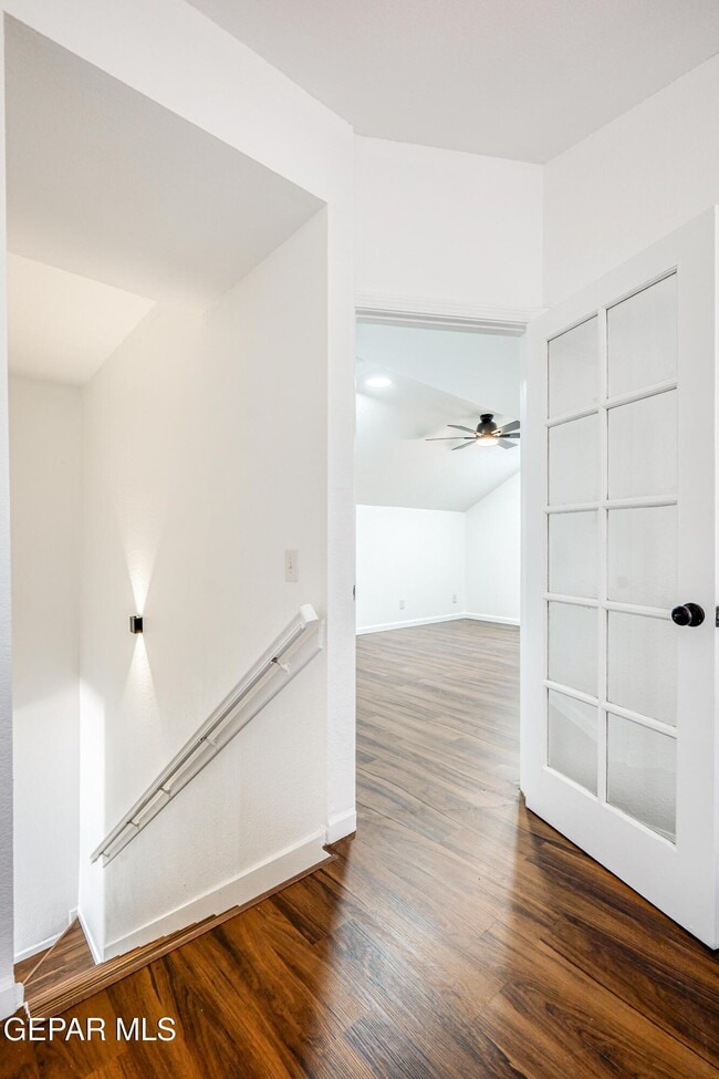 Building Photo - 7600 Plaza Redonda Dr