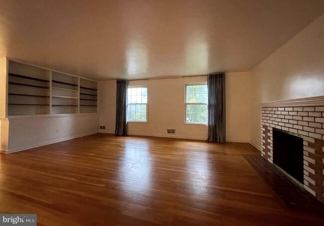 Building Photo - 3637 38th St N