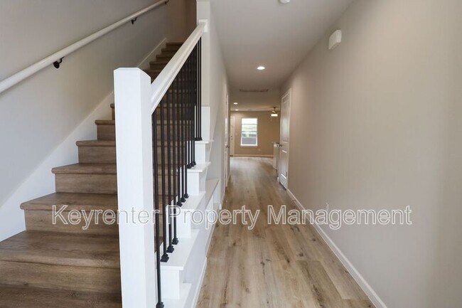 Building Photo - 218 N Cleveland Ave