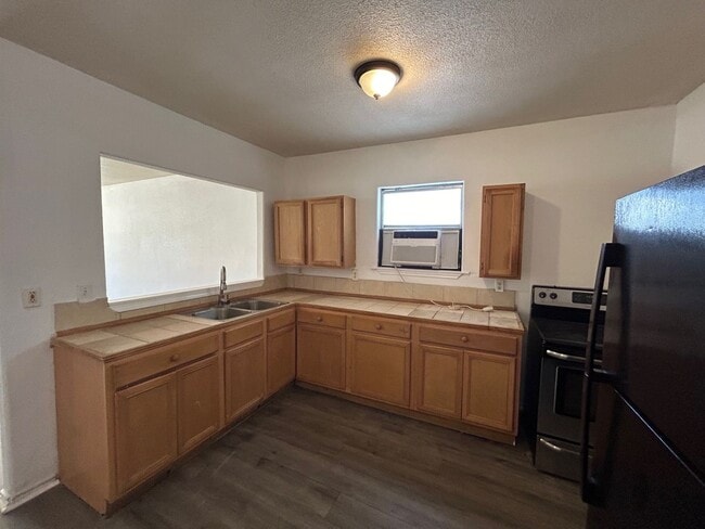 Building Photo - COMING SOON! Cute 3 Bedroom, 1 Bath Close to Downtown San Antonio.