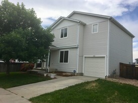 Building Photo - 1385 waxwing ave