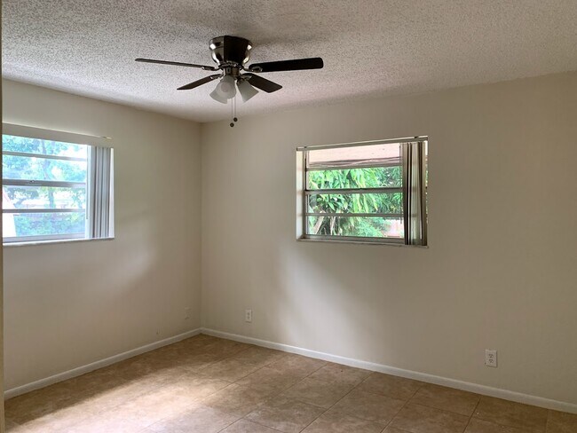 Building Photo - 2245 Fillmore St