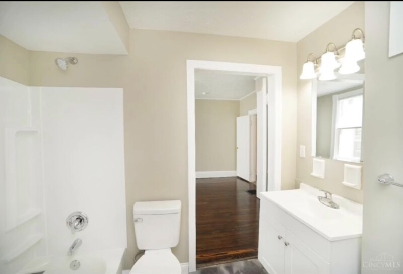 Building Photo - 124 Eaton Ave