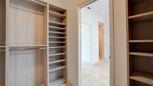Building Photo - 500 SW 51st Ct