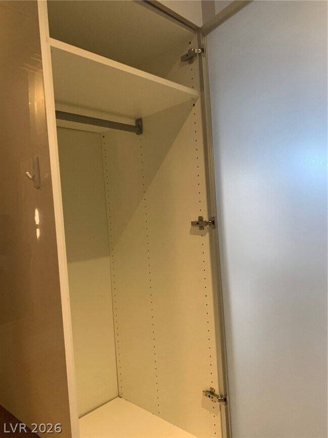 Building Photo - 3111 Bel Air Dr