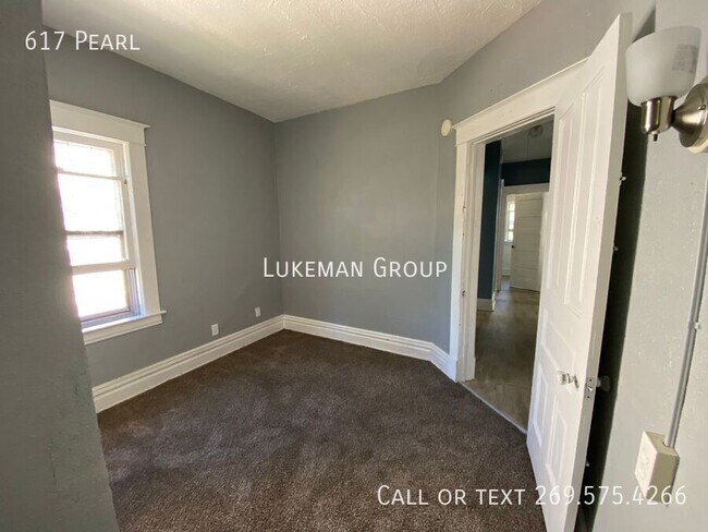 Building Photo - 617 Pearl-