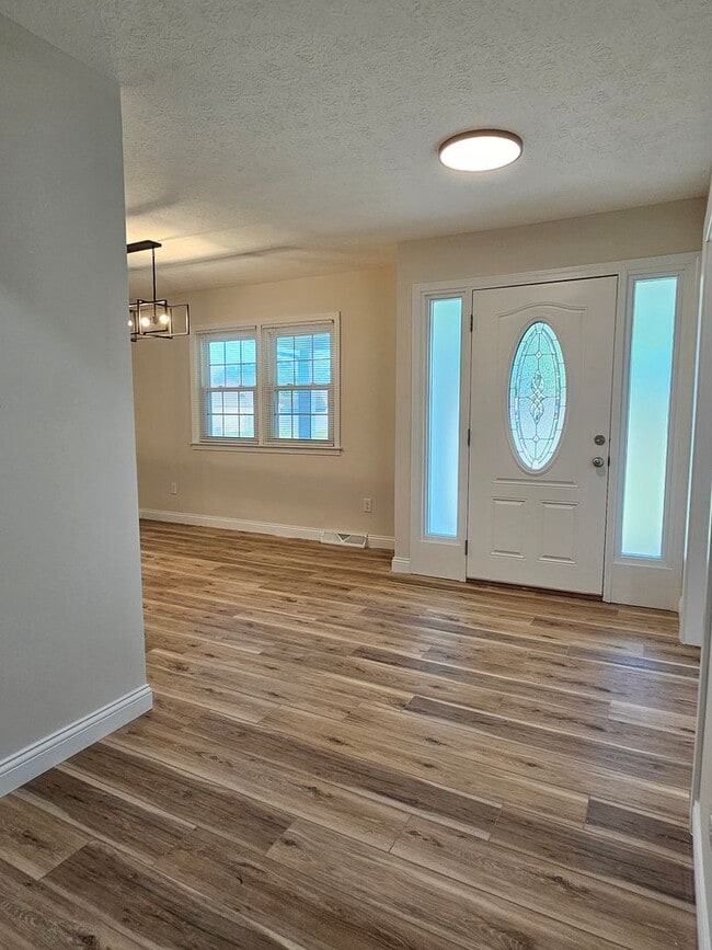 Building Photo - 395 W Crocus Dr
