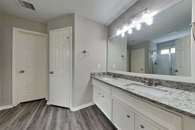 Building Photo - 26880 Armor Oaks Dr