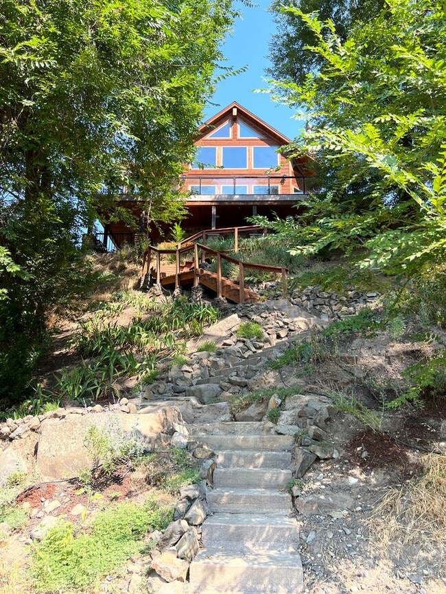 Building Photo - Custom Built Home on the Clearwater River - 20 minutes from Lewiston, ID