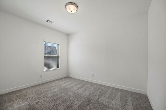 Building Photo - 28946 Parker Ridge Dr