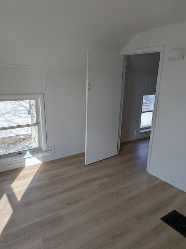 Building Photo - 622 Beckham St