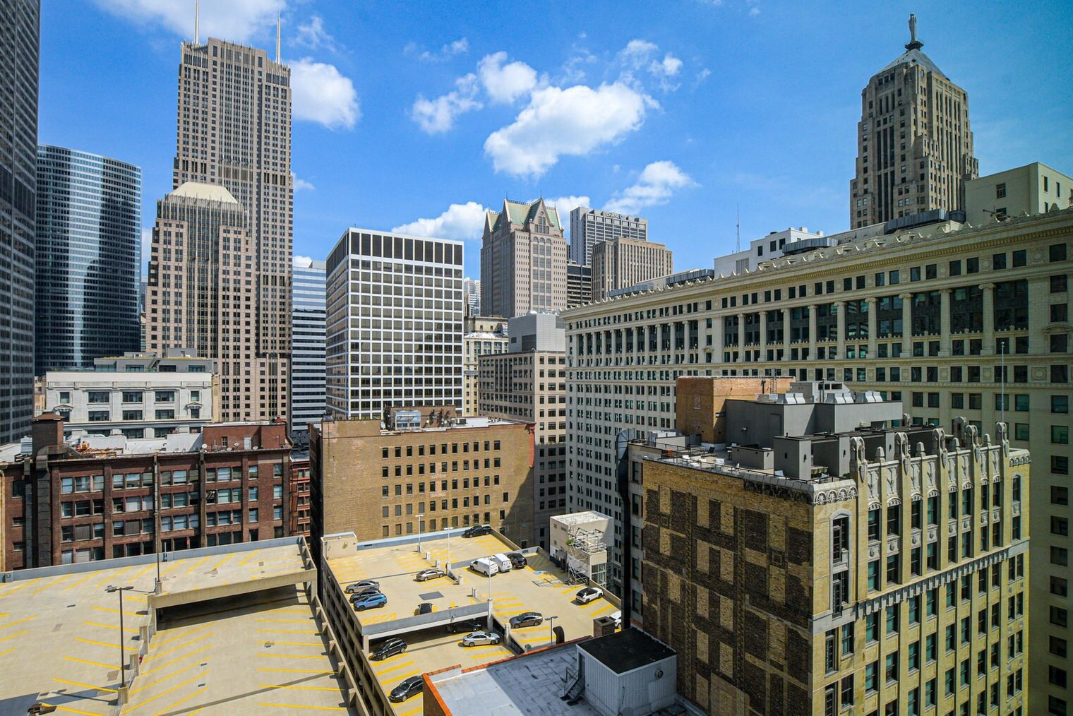 Building Photo - 235 W Van Buren St