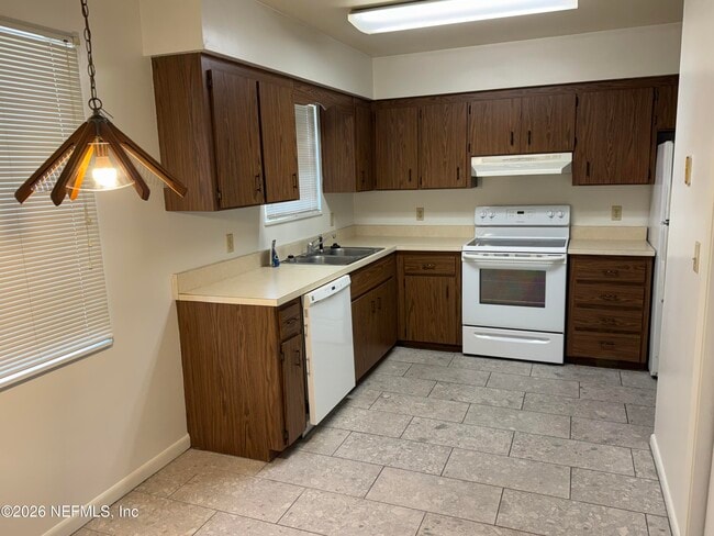 Building Photo - 1015 W Pratt St