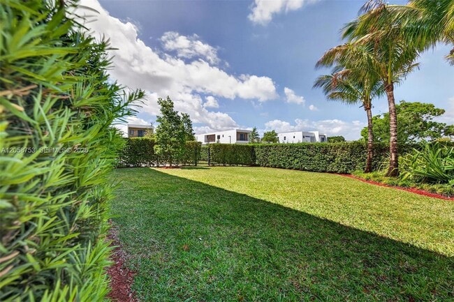 Building Photo - 16709 Botaniko Dr N