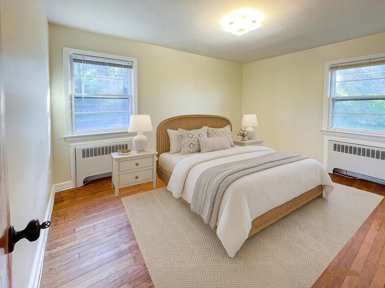 Building Photo - 15 Columbia Tpke