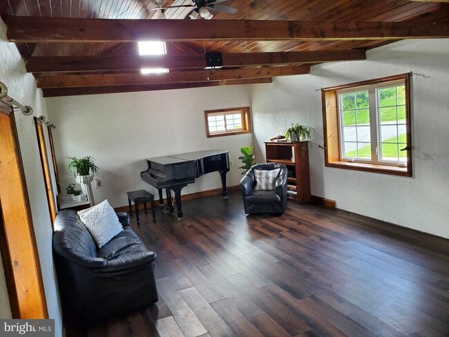 Building Photo - 21 Greble Rd