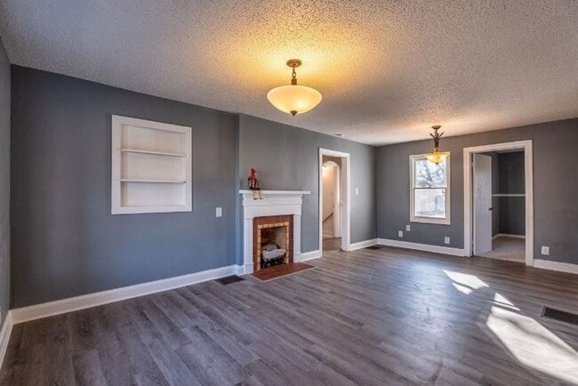 Building Photo - For Rent – 3-Bedroom Home with Basement & ...