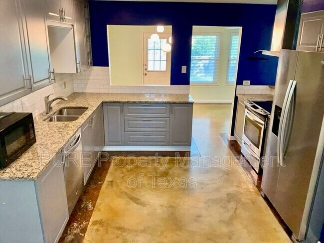 Building Photo - 9103 Comburg Dr