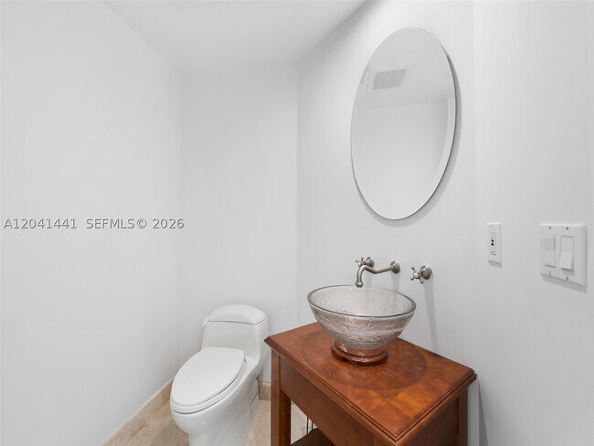 Building Photo - 333 Las Olas Way