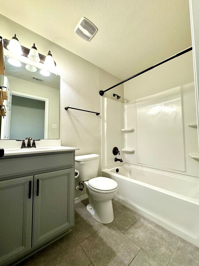 Building Photo - AVAILABLE SOON!