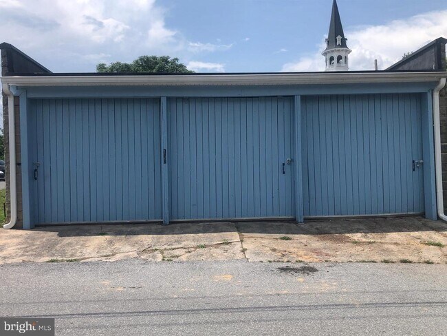 Building Photo - 130 S Potomac St