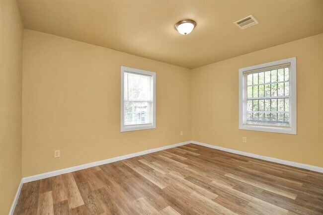 Building Photo - 5714 Doulton Dr