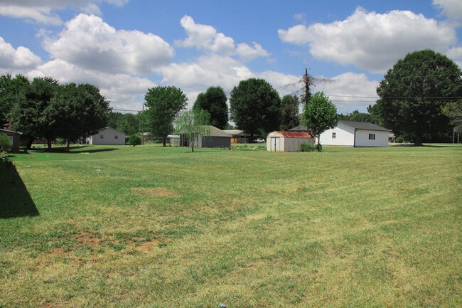 Building Photo - Robinette